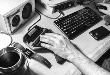 星空体育-申京与约基奇赛场边随乐共舞 明日对决引期待